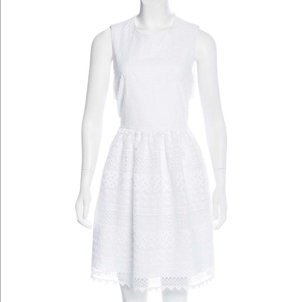 No.21 Embroidered Lace Dress